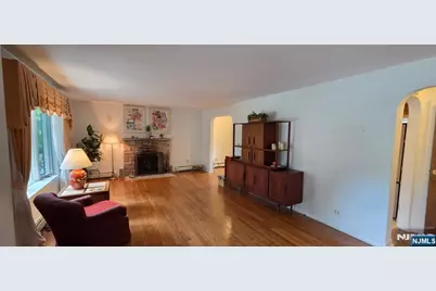 727 Chestnut Street, New Milford, NJ 07646 - Photo 4