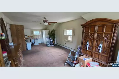 727 Chestnut Street, New Milford, NJ 07646 - Photo 10
