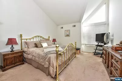 133 Surrey Court, Ramsey, NJ 07446 - Photo 16