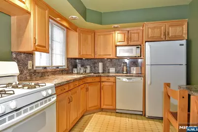 133 Surrey Court, Ramsey, NJ 07446 - Photo 14