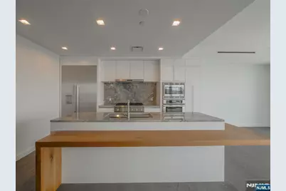 320 Adolphus Avenue 401 #401, Cliffside Park, NJ 07010 - Photo 2