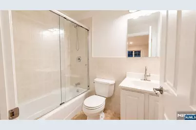 530 Hillside Avenue 1 #1, Palisades Park, NJ 07650 - Photo 18