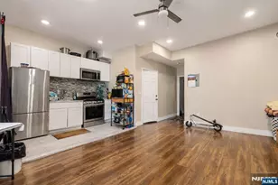 29 Madison Ave, Jersey City, NJ 07304 - Photo 16