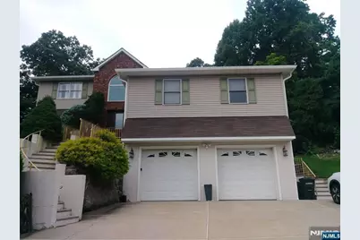 88 Mazur Place, Hawthorne, NJ 07506 - Photo 2