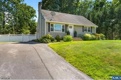 34 McKinley Place, West Milford, NJ 07480 - Photo 2