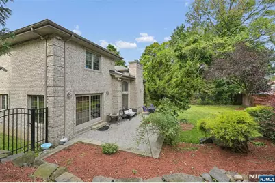 17 Bayview Avenue, Englewood Cliffs, NJ 07632 - Photo 4