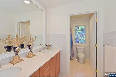 17 W Bayview Avenue, Englewood Cliffs, NJ 07632 - Photo 30