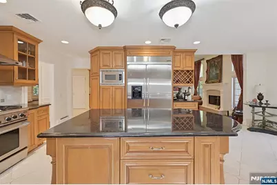 17 W Bayview Avenue, Englewood Cliffs, NJ 07632 - Photo 20