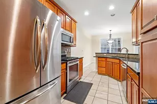 195 Levinberg Ln, Wayne, NJ 07470 - Photo 10