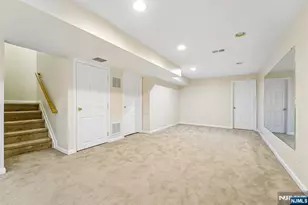 195 Levinberg Ln, Wayne, NJ 07470 - Photo 34