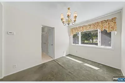 5 Holyoke Drive, Oakland, NJ 07436 - Photo 8
