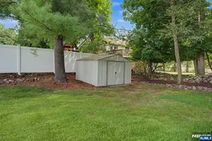 5 Holyoke Dr, Oakland, NJ 07436 - Photo 34