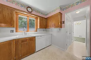 5 Holyoke Dr, Oakland, NJ 07436 - Photo 20