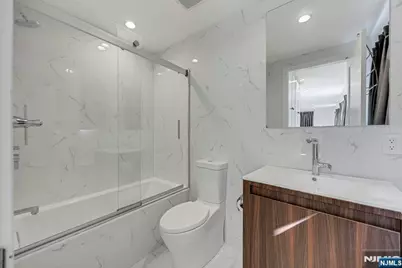757 Undercliff Avenue A #A, Edgewater, NJ 07020 - Photo 8