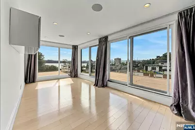 757 Undercliff Avenue A #A, Edgewater, NJ 07020 - Photo 38