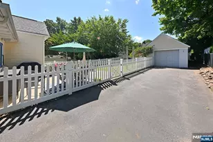 160 Rock Rd, Hawthorne, NJ 07506 - Photo 2