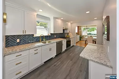 160 Rock Road, Hawthorne, NJ 07506 - Photo 8