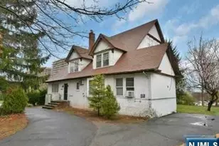 110 Summit Ave, Hackensack, NJ 07601 - Photo 4