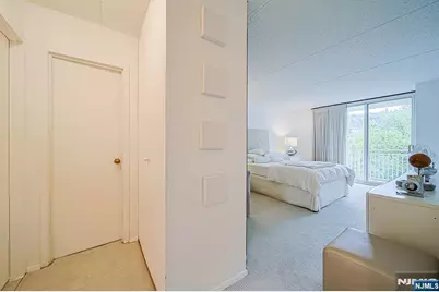 1077 River Road 413 #413, Edgewater, NJ 07020 - Photo 12
