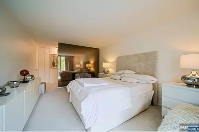 1077 River Road 413 #413, Edgewater, NJ 07020 - Photo 14