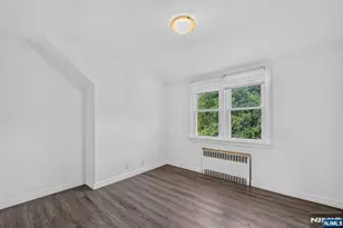 165 Oak Grove Ave, Hasbrouck Heights, NJ 07604 - Photo 6