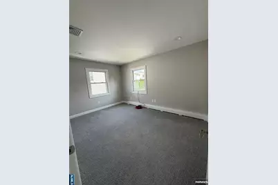 60 Hazelton Street, Ridgefield Park, NJ 07660 - Photo 8