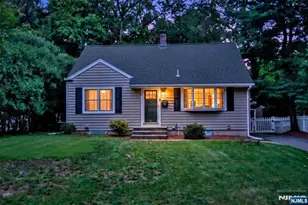 367 S Pleasant Ave, Ridgewood, NJ 07450 - Photo 2