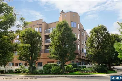 504 Ellery Court, Edgewater, NJ 07020 - Photo 2