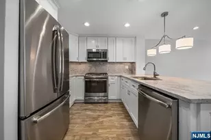 504 Ellery Ct, Edgewater, NJ 07020 - Photo 8