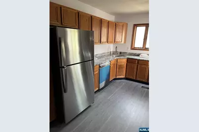106 Spring Valley Avenue 1W #1W, Hackensack, NJ 07601 - Photo 2