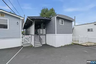 15 Austin St, Moonachie, NJ 07074 - Photo 2