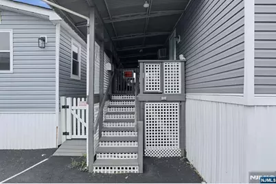 15 Austin Street, Moonachie, NJ 07074 - Photo 4