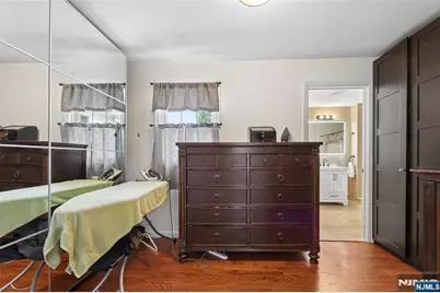 238 Monroe Avenue, Paramus, NJ 07652 - Photo 18