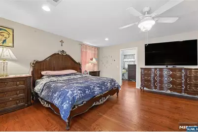 238 Monroe Avenue, Paramus, NJ 07652 - Photo 16