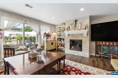 238 Monroe Avenue, Paramus, NJ 07652 - Photo 2