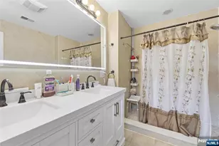 238 Monroe Ave, Paramus, NJ 07652 - Photo 20