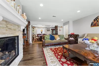 238 Monroe Avenue, Paramus, NJ 07652 - Photo 4