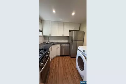 295 Tenafly I #I, Tenafly, NJ 07670 - Photo 2