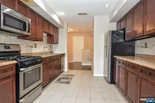 606 Skyline Dr 6, Haledon, NJ 07508 - Photo 10