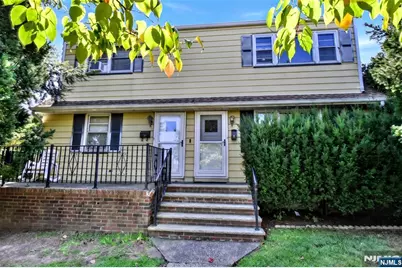 27 Hillcrest Avenue, Lodi, NJ 07644 - Photo 2