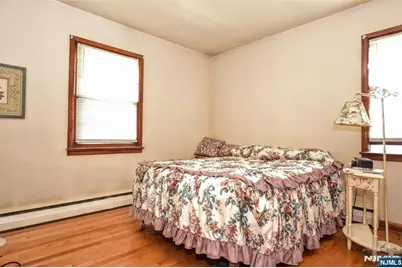 27 Hillcrest Avenue, Lodi, NJ 07644 - Photo 12