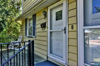 27 Hillcrest Avenue, Lodi, NJ 07644 - Photo 4