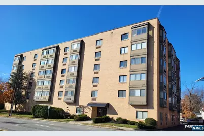 5 Linden Street 2J #2J, Hackensack, NJ 07601 - Photo 1