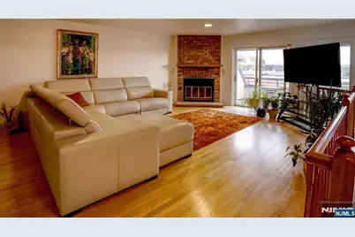 300 Gorge Road 6 #6, Cliffside Park, NJ 07010 - Photo 4