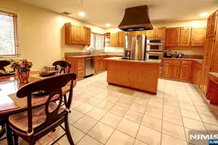 300 Gorge Road 6, Cliffside Park, NJ 07010 - Photo 12