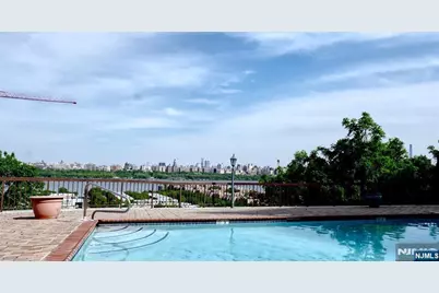 300 Gorge Road 6 #6, Cliffside Park, NJ 07010 - Photo 32