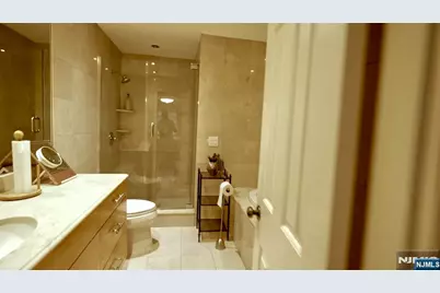 300 Gorge Road 6 #6, Cliffside Park, NJ 07010 - Photo 18