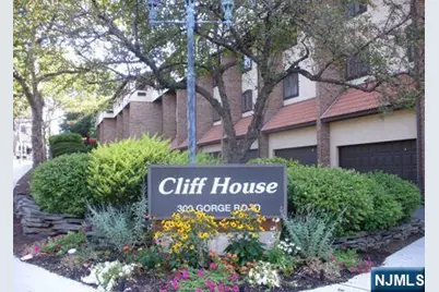 300 Gorge Road 6 #6, Cliffside Park, NJ 07010 - Photo 1