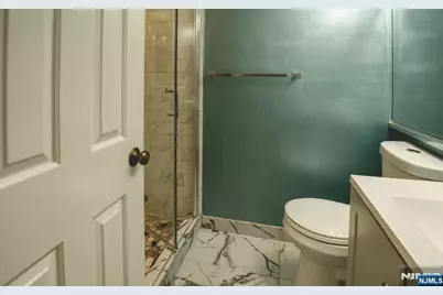 300 Gorge Road 6 #6, Cliffside Park, NJ 07010 - Photo 26