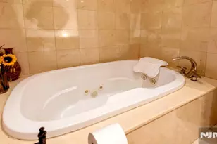 300 Gorge Road 6, Cliffside Park, NJ 07010 - Photo 20